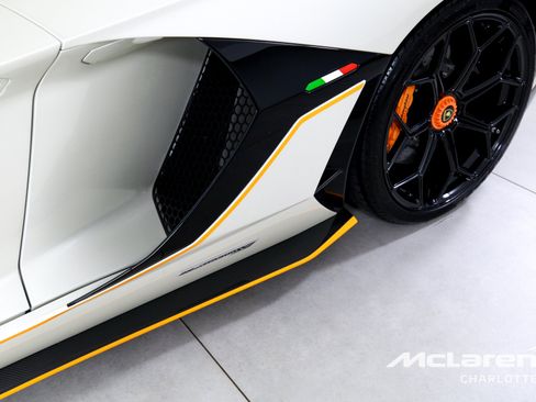 Used 2021 Lamborghini Aventador SVJ AWD/4WD image 42