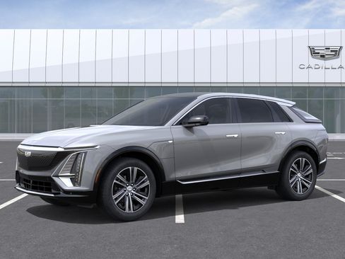 New 2026 Cadillac Lyriq Luxury RWD image 2
