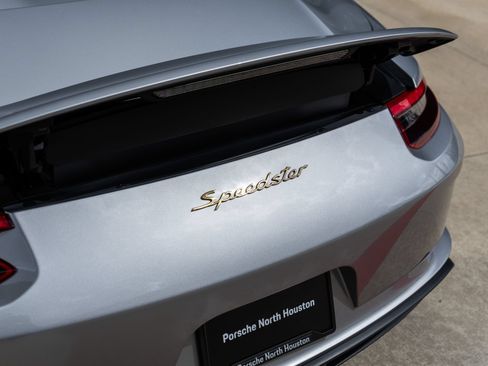 Used 2019 Porsche 911 Speedster RWD image 22