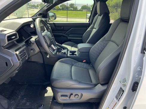 Used 2025 Toyota 4Runner TRD Off-Road Premium w/ Tow Technology Package AWD/4WD image 11