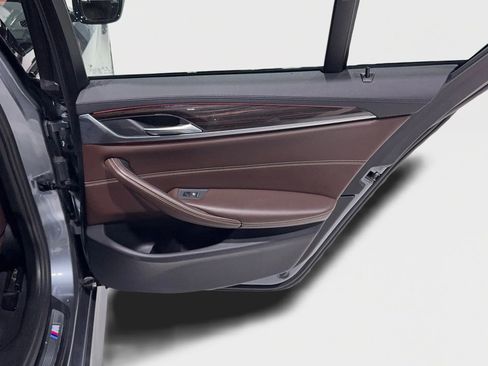 Used 2018 BMW 540i xDrive image 34