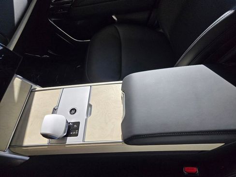 New 2026 Land Rover Range Rover SV AWD/4WD image 15