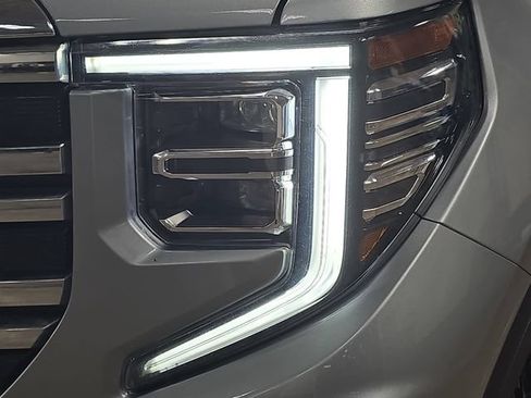 Used 2024 GMC Sierra 1500 SLT AWD/4WD image 34