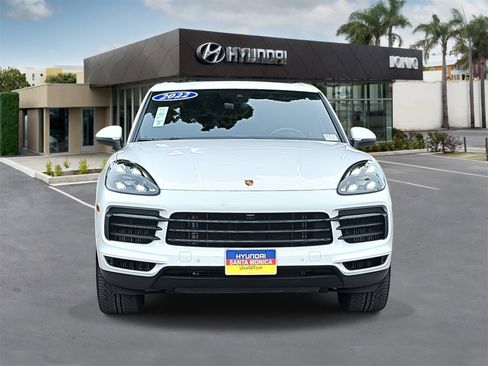 Used 2022 Porsche Cayenne Platinum Edition image 8