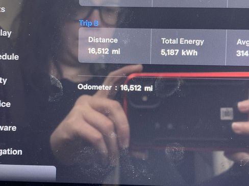 Used 2022 Tesla Model X Plaid image 15