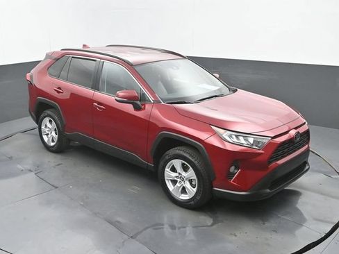 Used 2020 Toyota RAV4 XLE FWD image 30