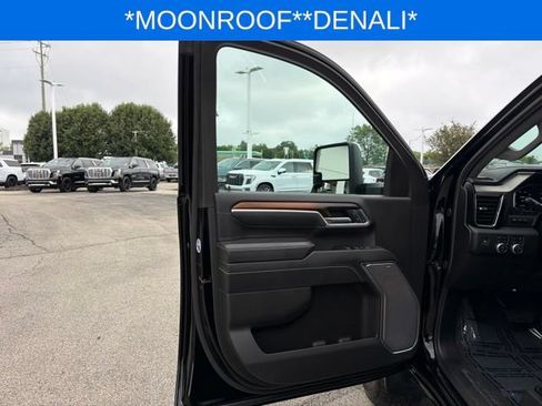 Used 2025 GMC Sierra 2500 Denali w/ Denali Reserve Package AWD/4WD image 26