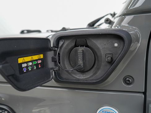 Used 2021 Jeep Wrangler Unlimited Sahara w/ Dual Top Group image 31