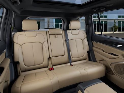 New 2026 Jeep Grand Cherokee Limited w/ Luxury Tech Group II AWD/4WD image 15