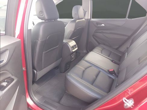 Used 2023 Chevrolet Equinox Premier AWD/4WD image 18