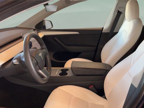 Used 2022 Tesla Model Y Long Range AWD/4WD image 16