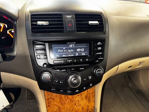 Used 2005 Honda Accord EX-L image 26