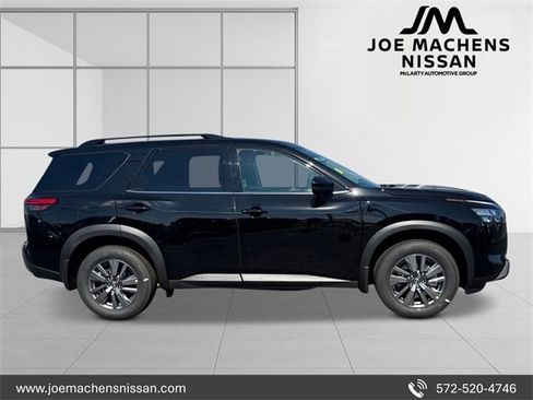 New 2025 Nissan Pathfinder SV image 6