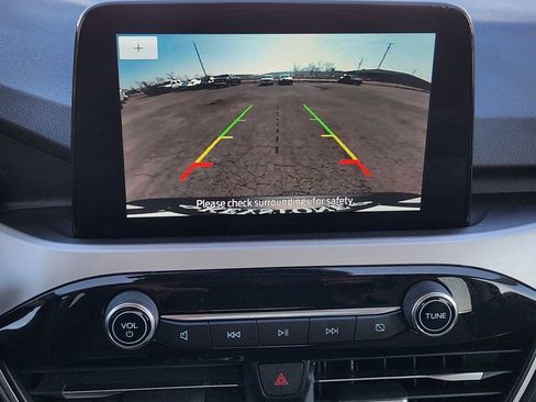 Used 2020 Ford Escape SE image 18