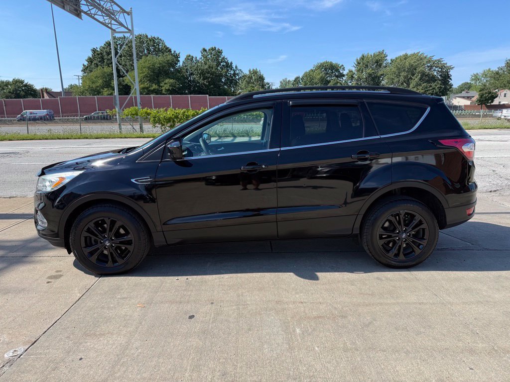 Used 2017 Ford Escape SE w/ Equipment Group 201A FWD image 10