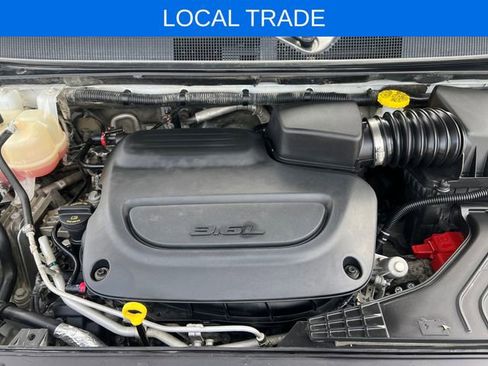 Used 2022 Chrysler Pacifica Limited w/ Uconnect Theater Family Group FWD image 38