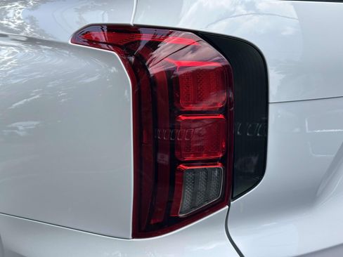 Used 2025 Hyundai Palisade Calligraphy AWD/4WD image 11