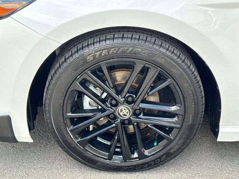 Used 2025 Toyota Camry SE image 22