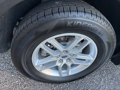 Used 2025 Ford Explorer Active w/ Active Comfort Package image 16