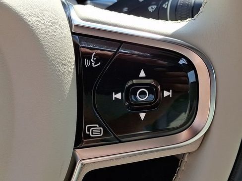 Certified 2025 Volvo S60 T8 Plus AWD/4WD image 24