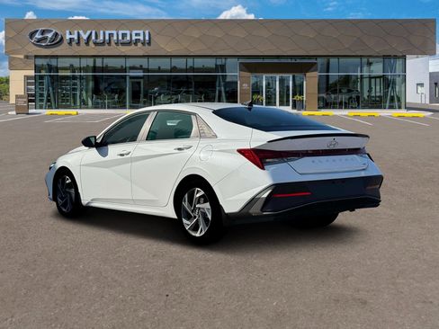New 2025 Hyundai Elantra SEL image 5