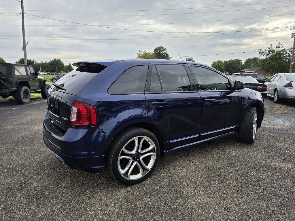 Used 2011 Ford Edge Sport w/ Driver Entry Pkg FWD image 4