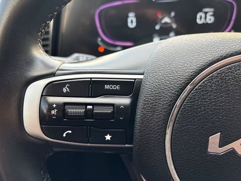 Certified 2024 Kia Sportage EX image 22