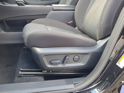 Used 2025 Nissan Rogue SV AWD/4WD image 22