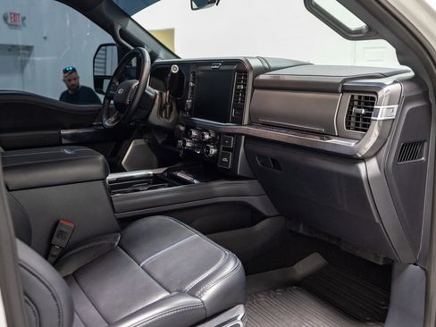 Used 2025 Ford F250 Platinum AWD/4WD image 38