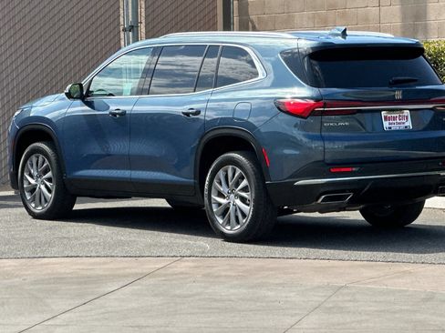 Certified 2025 Buick Enclave Preferred FWD image 6
