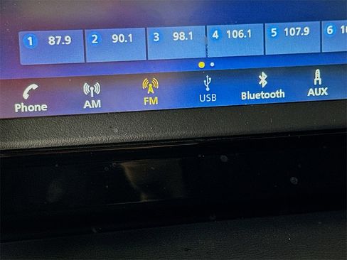 Used 2025 Nissan Kicks S image 27