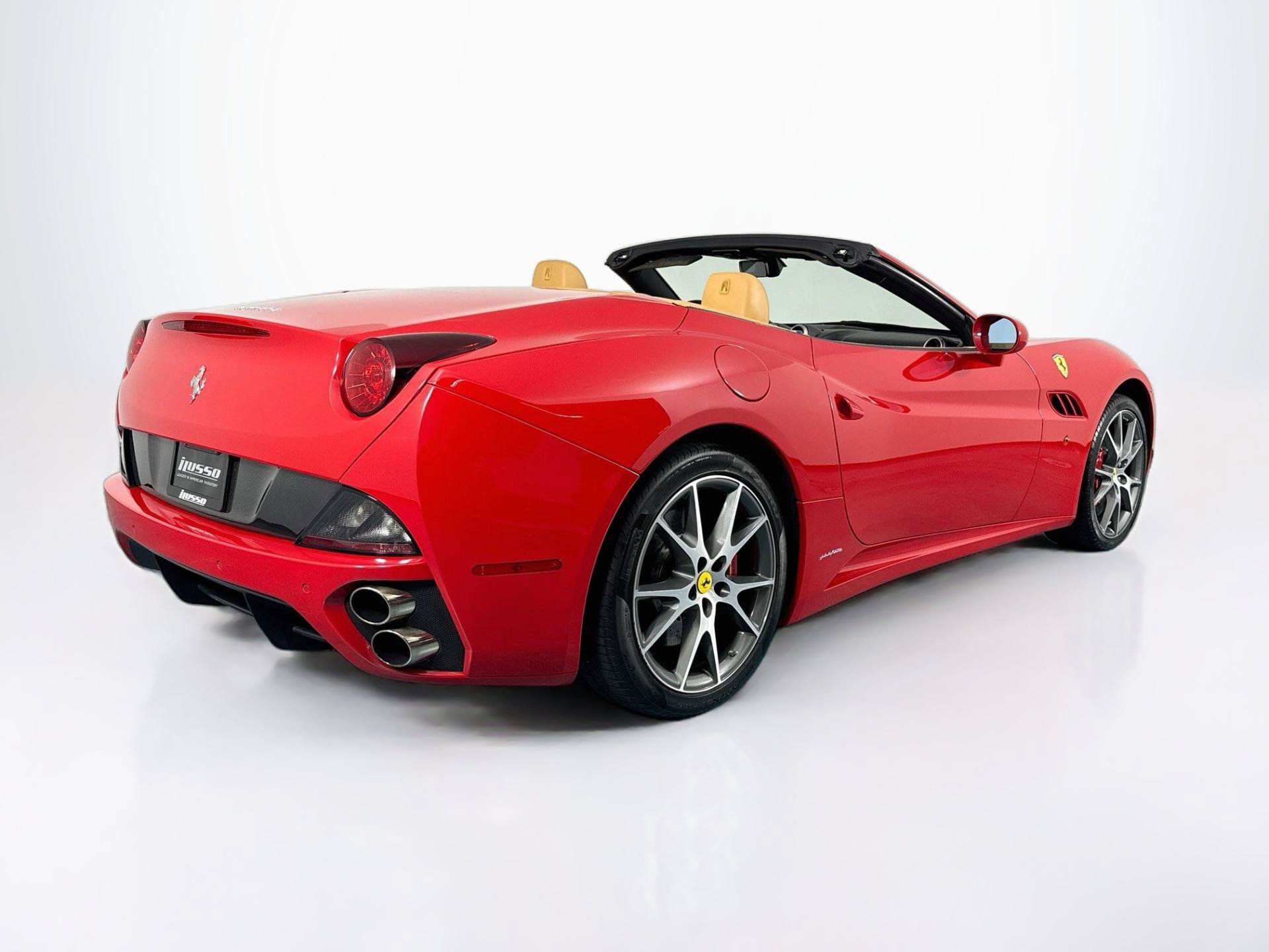 Used 2010 Ferrari California RWD image 5