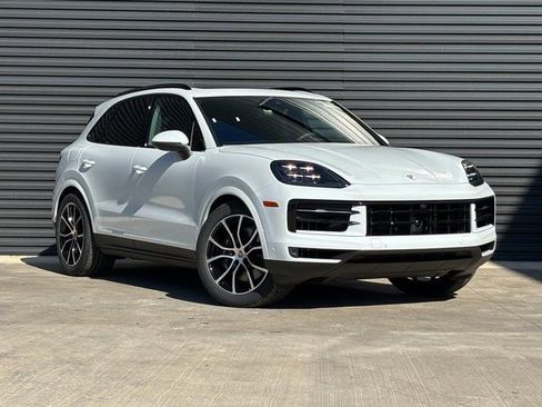Certified 2026 Porsche Cayenne AWD/4WD image 9