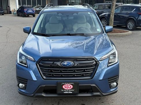Used 2023 Subaru Forester Premium image 2