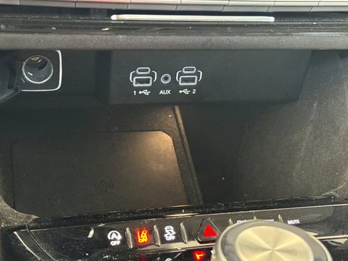 Used 2024 Jeep Wagoneer Series II AWD/4WD image 32
