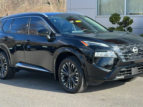 Certified 2025 Nissan Rogue Platinum w/ Platinum Premium Package image 2