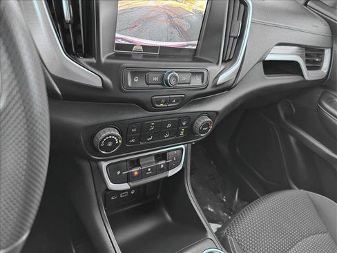 Used 2024 GMC Terrain SLE AWD/4WD image 15