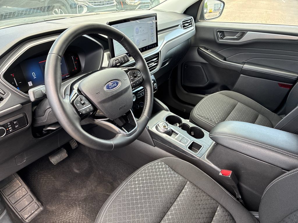 Used 2025 Ford Escape Active w/ Tech Pack #1 AWD/4WD image 12
