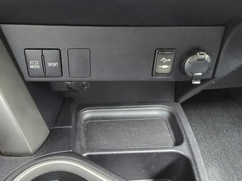 Used 2016 Toyota RAV4 LE AWD/4WD image 22