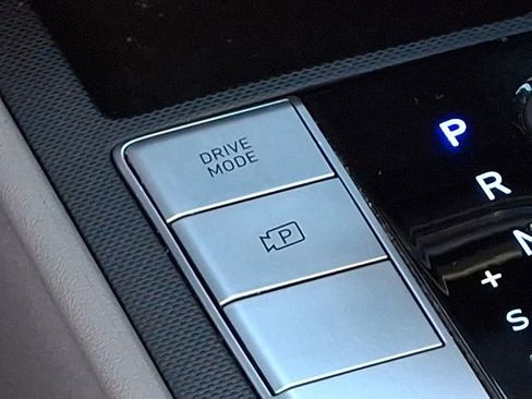 Used 2024 Hyundai Elantra SEL image 28