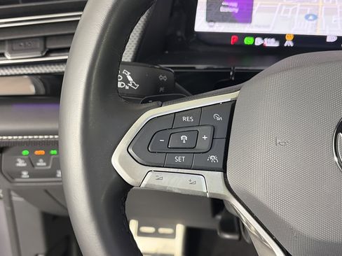 Used 2025 Volkswagen Atlas Cross Sport SEL Premium R-Line image 33