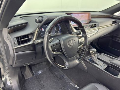 Used 2019 Lexus ES 300h image 13