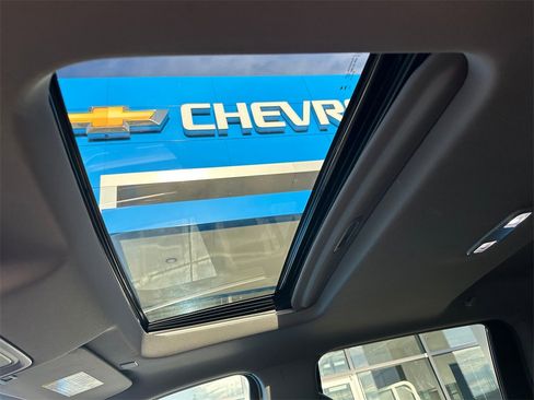 Used 2024 Chevrolet Silverado 2500 LTZ w/ LTZ Convenience Package image 26