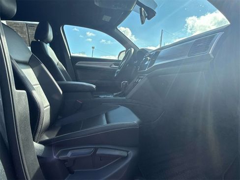 Used 2023 Volkswagen Atlas Cross Sport SE image 13