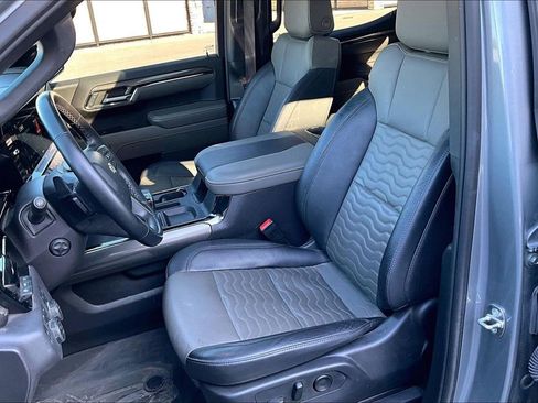 Used 2024 Chevrolet Silverado 1500 ZR2 w/ Technology Package AWD/4WD image 19