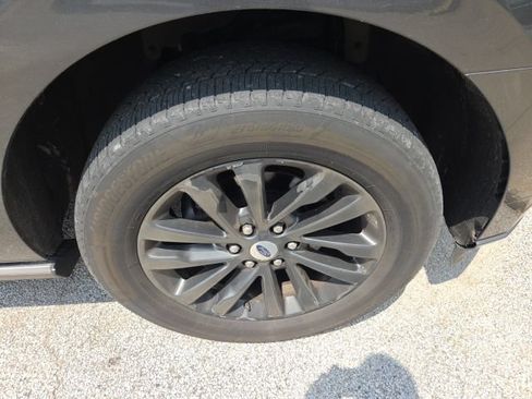 Used 2020 Ford Expedition Max Limited AWD/4WD image 4