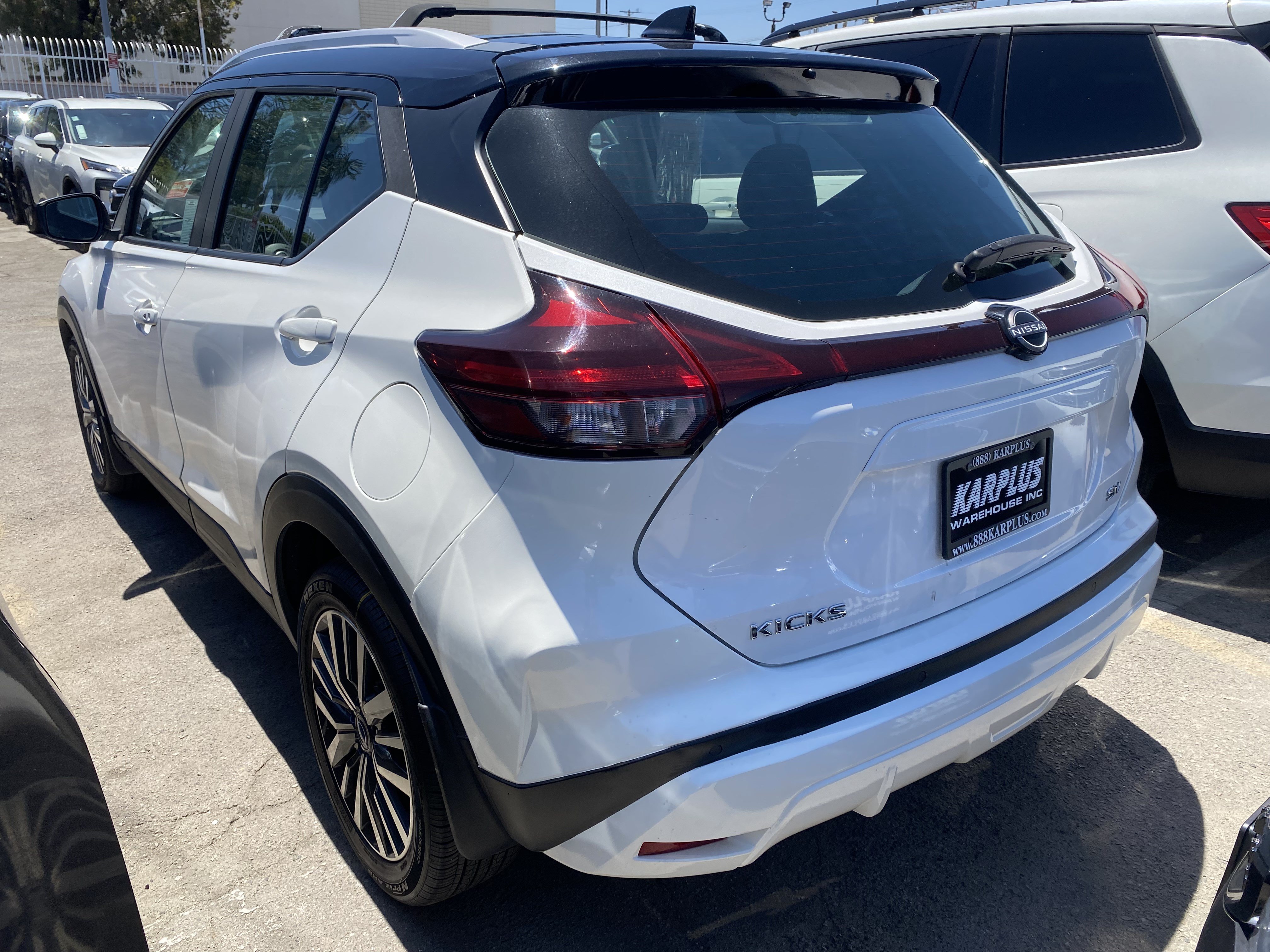 Used 2023 Nissan Kicks SV FWD image 7