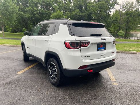 Used 2025 Jeep Compass Trailhawk AWD/4WD image 5
