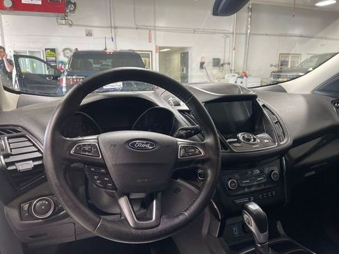 Used 2019 Ford Escape Titanium AWD/4WD image 14