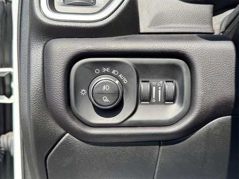 Used 2024 RAM 2500 Laramie w/ Night Edition image 29